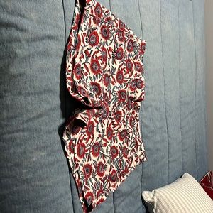 Size 12 women’s Old Navy shorts.